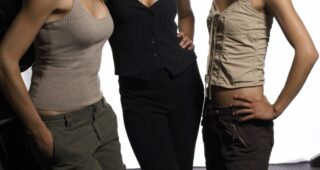 Photo Grace Park, Tricia Helfer, Lucy Lawless