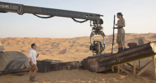 Daisy Ridley : Star Wars on set