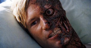 Aaron Eckhart : incarnate
