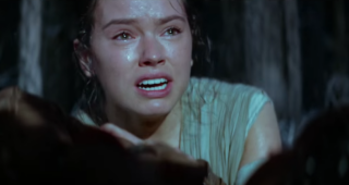 Star Wars : Le Réveil de la Force : Rey pleure