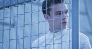 Equals : Nicholas Hoult