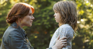 Peter et Elliott le Dragon : Photo Bryce Dallas Howard, Oakes Fegley
