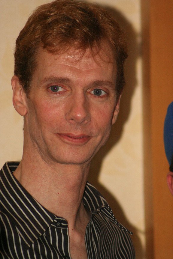 Doug Jones : Photo officielle