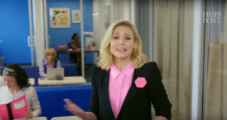 Kristen Bell : Pink sourcing