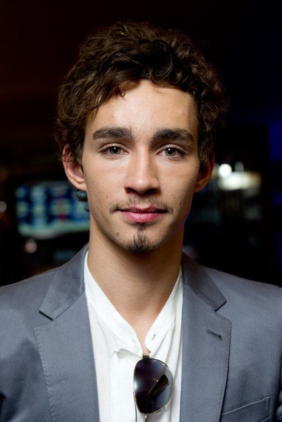 Robert Sheehan : Photo officielle