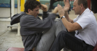 Bleed for This : Photo Miles Teller, Aaron eckhart