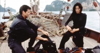Demain ne meurt jamais : Photo Michelle Yeoh, Pierce Brosnan