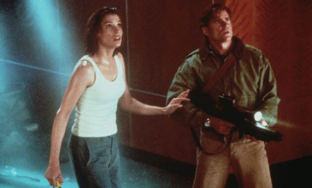 Un cri dans l'océan : Photo Famke Janssen, Treat Williams
