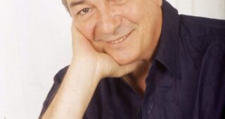 Remo Girone : Photo officielle