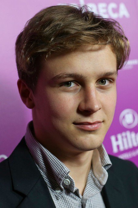 Logan Miller : Photo officielle