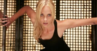 Saw I : Photo Laura Vandervoort