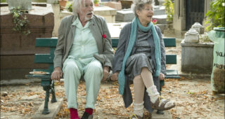 Paris pieds nus : Photo Emmanuelle Riva, Pierre Richard