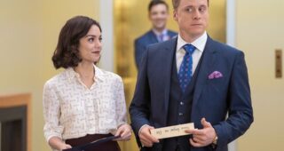 Powerless saison 1 : Photo Vanessa Hudgens, Alan Tudyk