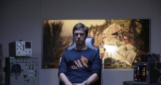 saison 1 : Photo Dan Stevens