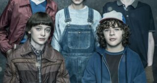 saison 2 : Photo Caleb McLaughlin, Gaten Matarazzo, Millie Bobby Brown, Finn Wolfhard, Noah Schnapp