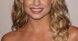 Jessica Collins : Photo officielle