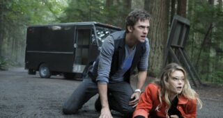 saison 1 : Photo Dan Stevens, Rachel Keller