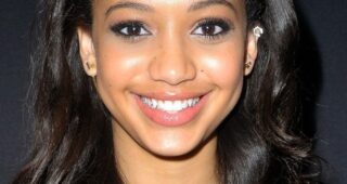 Samantha Logan : Photo officielle