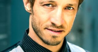 Bradley Stryker : Photo officielle
