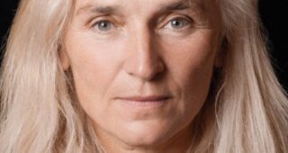 Olwen Fouere : Photo officielle