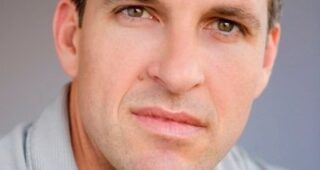 John Reynolds : Photo officielle