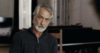 Back Home : Photo David Strathairn