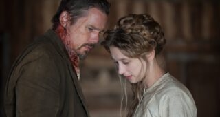 In a Valley of Violence : Photo Taissa Farmiga, Ethan Hawke