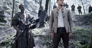 Le Roi Arthur : La Légende d'Excalibur : Photo Charlie Hunnam, Djimon Hounsou