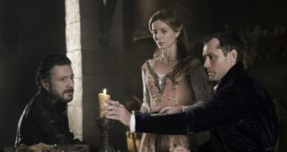 Le Roi Arthur : La Légende d'Excalibur : Photo Jude Law, Annabelle Wallis, Peter Ferdinando