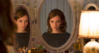 Legend : Photo Emily Browning