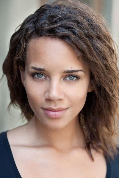 Hannah John-Kamen : Photo officielle