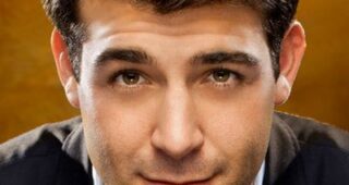James Wolk : Photo officielle