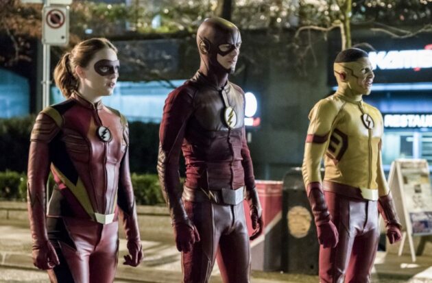 Photo Violett Beane, Grant Gustin, Keiynan Lonsdale