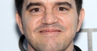 Aaron Schneider : Photo officielle