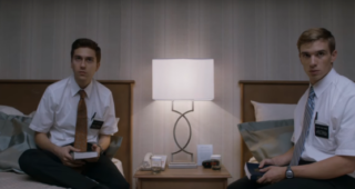Room 104 : photo trailer