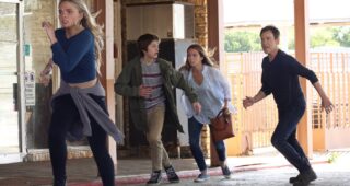 The Gifted : Photo Natalie Alyn Lind, Stephen Moyer, Amy Acker, Percy Hynes White