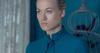 The Handmaid’s Tale : Photo Yvonne Strahovski