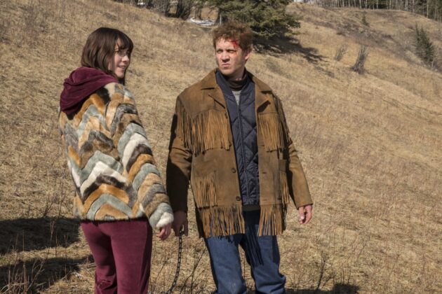 Photo Mary Elizabeth Winstead, Russell Harvard