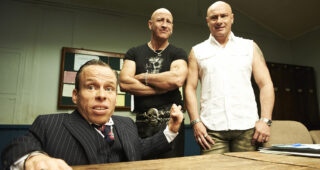 Life's Too Short : Photo Warwick Davis
