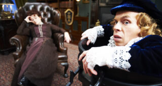 Life's Too Short : Photo Warwick Davis