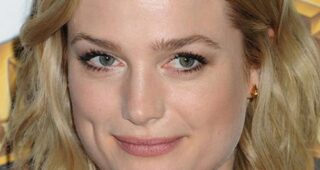 Alison Sudol : Photo officielle