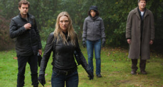 Fringe : Photo Anna Torv, Joshua Jackson