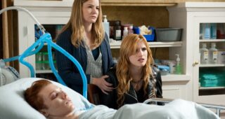 Amityville: The Awakening : Photo Jennifer Jason Leigh, Bella Thorne