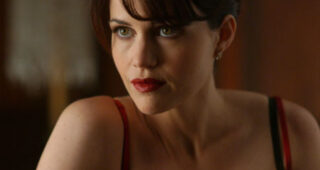 Carla Gugino : Photo Rise