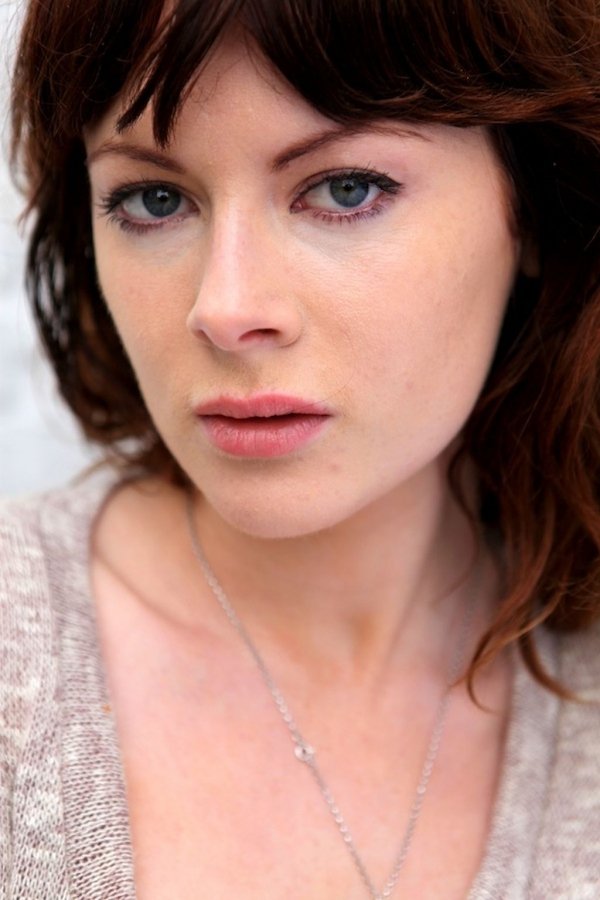 Emily Beecham : Photo officielle