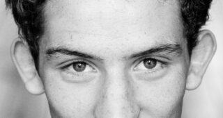 Josh O'Connor : Photo officielle