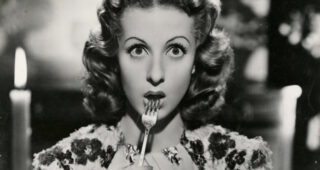 Danielle Darrieux : Photo La Coqueluche de Paris