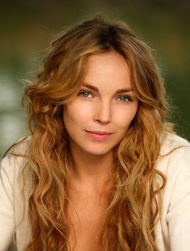 Claire Keim : Photo officielle