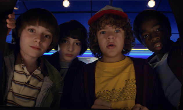 Stranger Things saison 2 : Photo Finn Wolfhard, Gaten Matarazzo, Caleb McLaughlin, Noah Schnapp