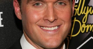 Owain Yeoman : Photo officielle